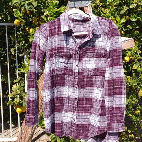 burgundy tulle dress with sleeves Slim-Fit Burgundy Plaid Shirt - Wessi – Wessi main image 1